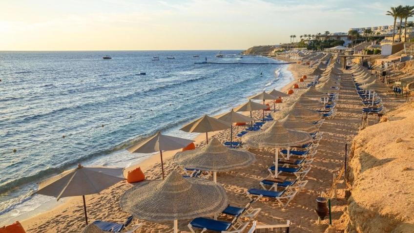 Египет вылет из Кишинева. Шарм-Эль-Шейх. Sultan Gardens Resort 5* Египет вылет из Кишинева. Шарм-Эль-Шейх. Sultan Gardens Resort 5* 🔥 Любимый отель наших туристов Вылеты на 7 ночей Все включено на двоих Цена: от 1810 Евро за двоих Возможно рассчитать тур на любой желаемый месяц и на желаемое кол-во ночей. ✔️Стоимость на одного двоих человек в двухместном номере и включает: -Авиаперелет из Кишинева -Трансфер аэропорт - отель - аэропорт -Проживание 6 ночей -Питание "ультра всё включено" -Мед.страховку 🐠 Sultan Gardens Resort 5* - расположен на живописном побережь