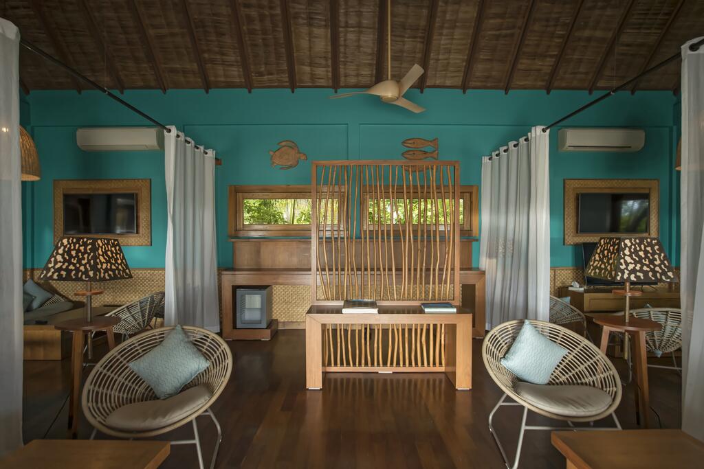 Constance Moofushi Maldives cocos tur