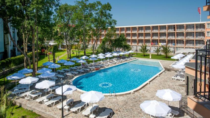 Hotel Riva 3* SUNNY BEACH Situat la 5 minute de plajă. Hotel Riva 3* SUNNY BEACH Situat la 5 minute de plajă. - recenzii excelente - camere curate - zona verde - 800 m de parcul acvatic Action - loc de joacă - piscină pentru copii 5 nopți ✅ Mai de la 225 euro/persoană 6 nopți ✅ Mai de la 225 euro/persoană ✅ Iunie de la 245 euro/persoană ✅ iulie de la 365 euro/persoană ✅ August de la 360 euro/persoană ✅ Septembrie de la 250 euro/persoană Prețul depinde de data plecării, tipul camerei și numărul de persoane. Prețul include: • Transport tur-retur • Caza